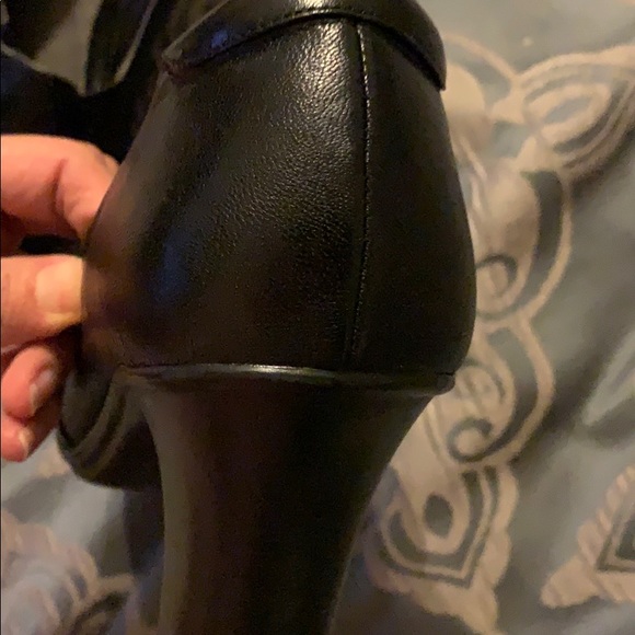 Shoes - Picture 7 of 9